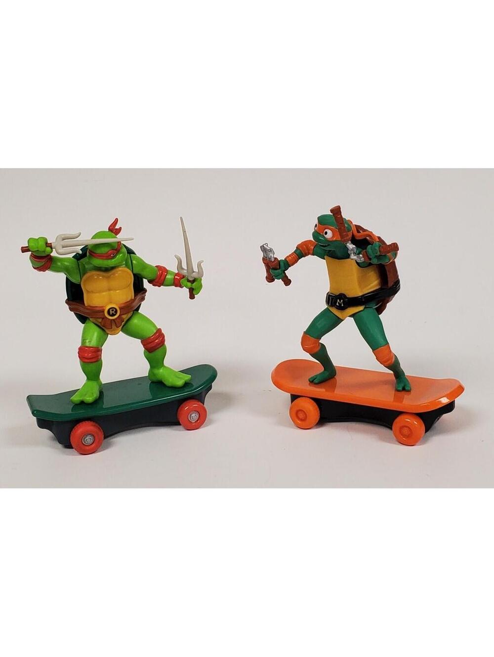 Teenage Mutant Ninja Turtles 2023 Funrise Raphael & Michelangelo Skateboard Fig